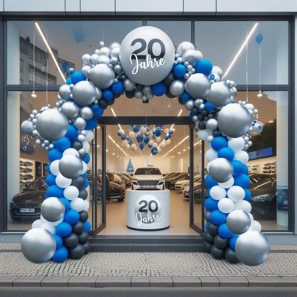 Feierlicher Ballonbogen ziert den Eingang zum 20-jährigen Firmenjubiläum des Autohauses